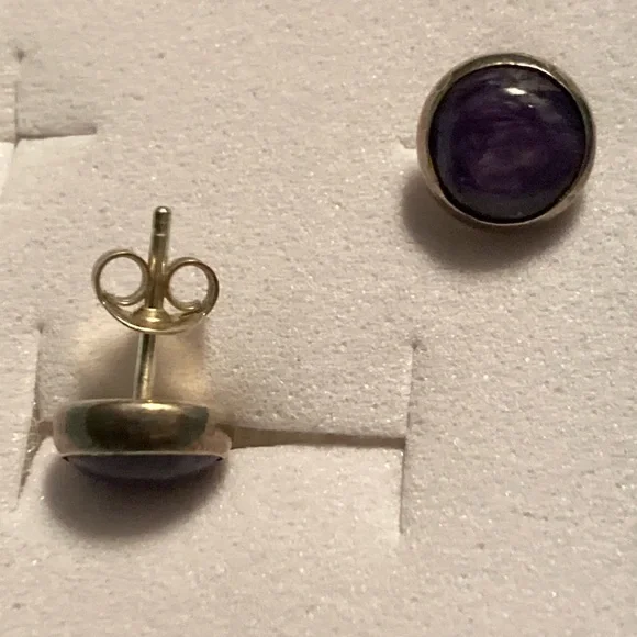 Amethyst and Sterling Silver stud earrings - Picture 3 of 3